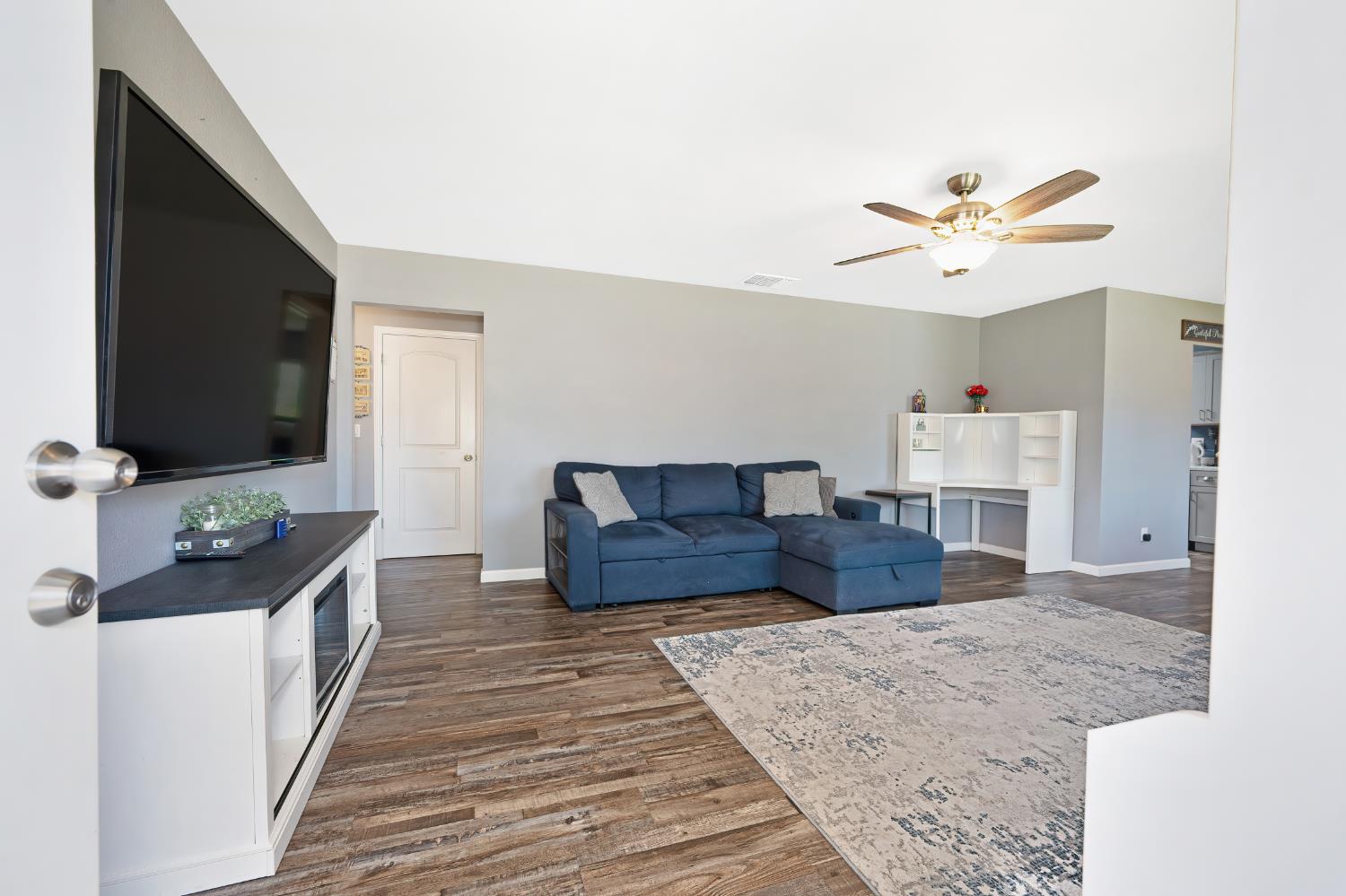 2560 Carson Way