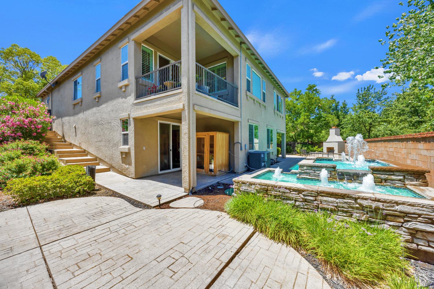 674 Burlond Court