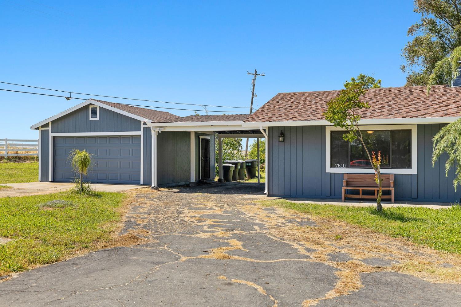 7610 Lakeridge Circle