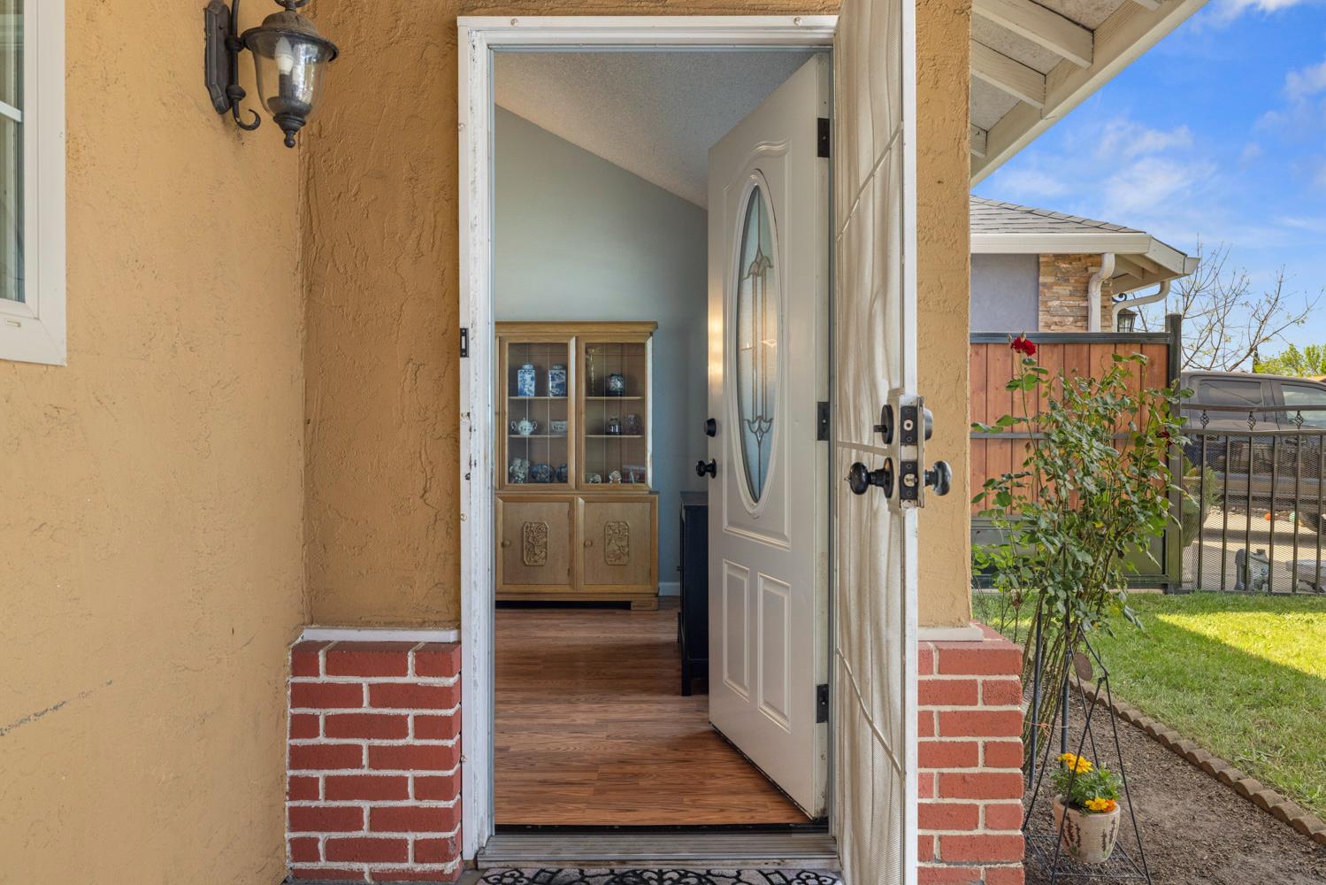 2012 Ridgecrest Drive