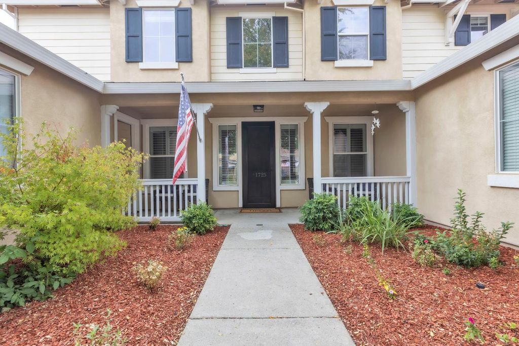 Photo of 1725 Woodhaven Circle, Roseville, CA 95747 (MLS # 225130673)