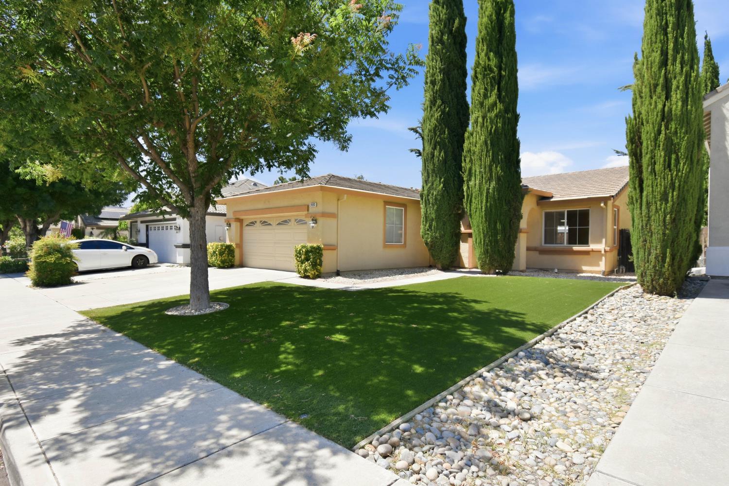 2093 Golden Gate Drive