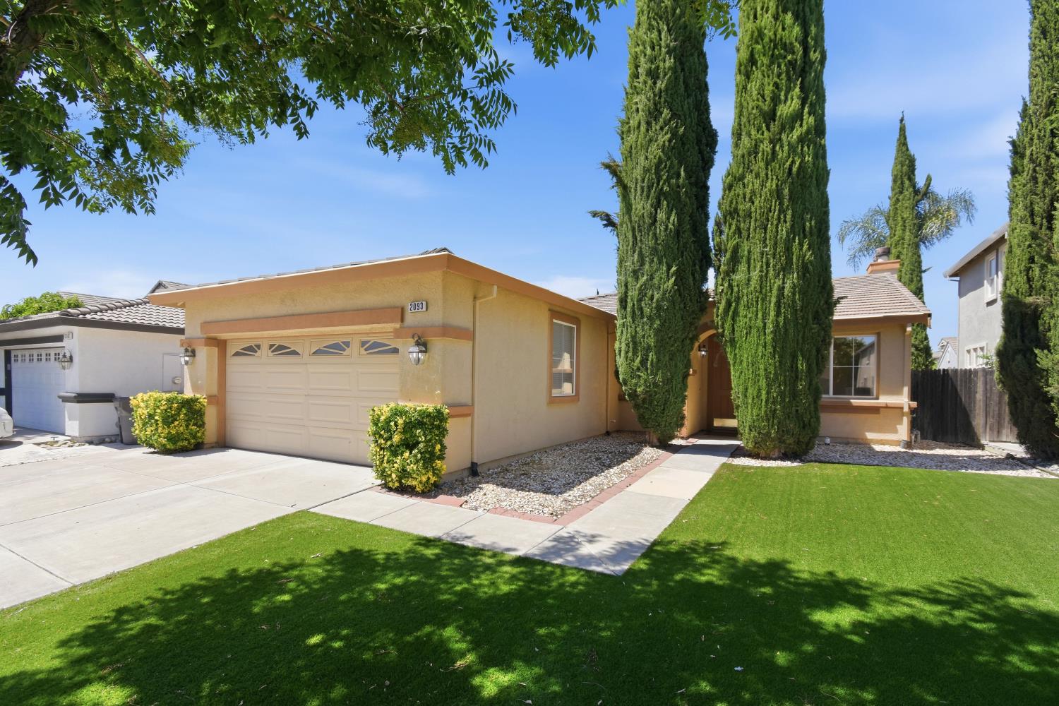 2093 Golden Gate Drive