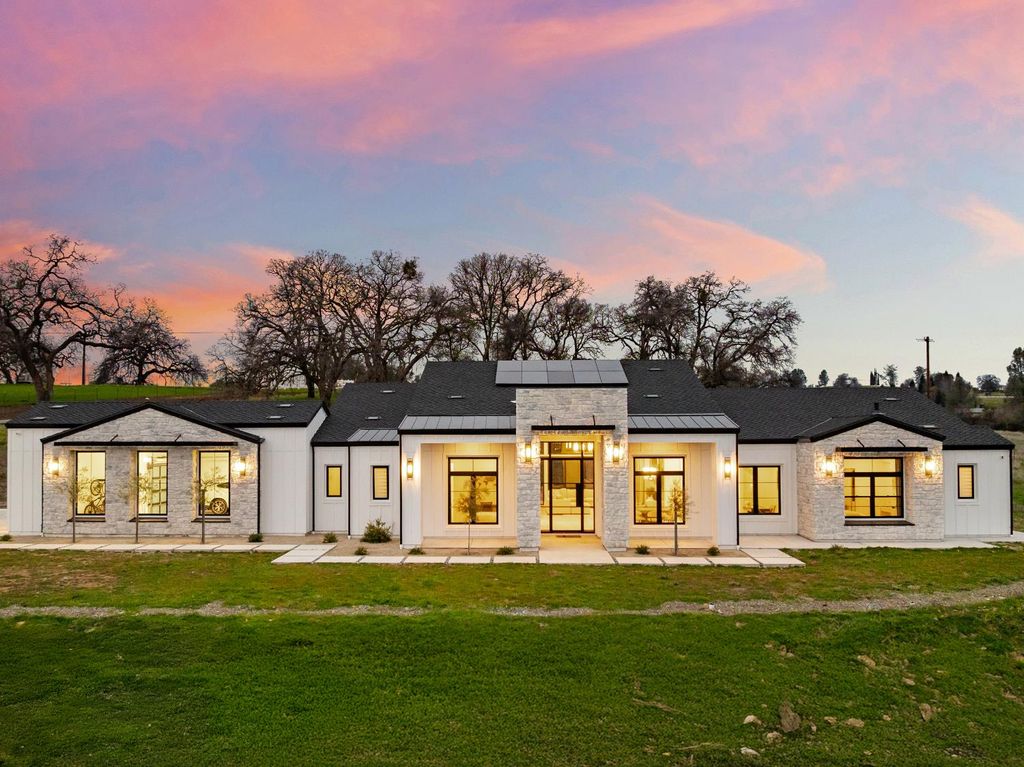 Photo of 5035 Broken Bow Lane, Rescue, CA 95672 (MLS # 226008384)