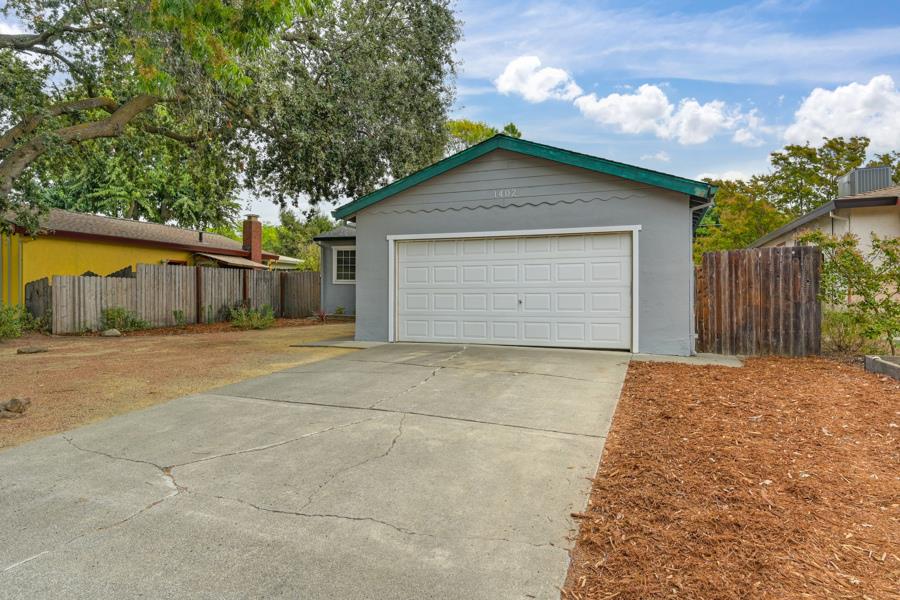 1402 Spruce Lane