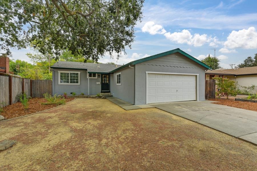 1402 Spruce Lane