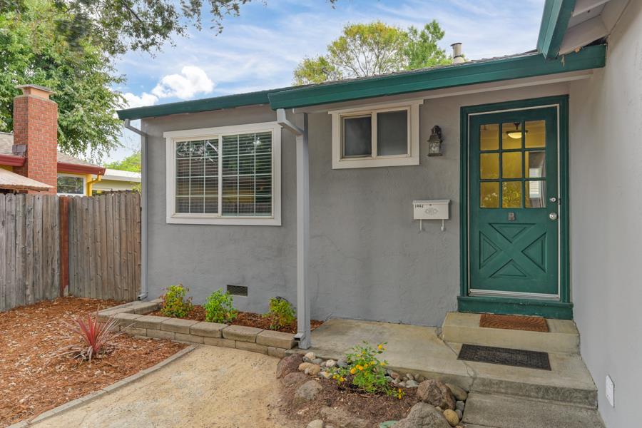 1402 Spruce Lane