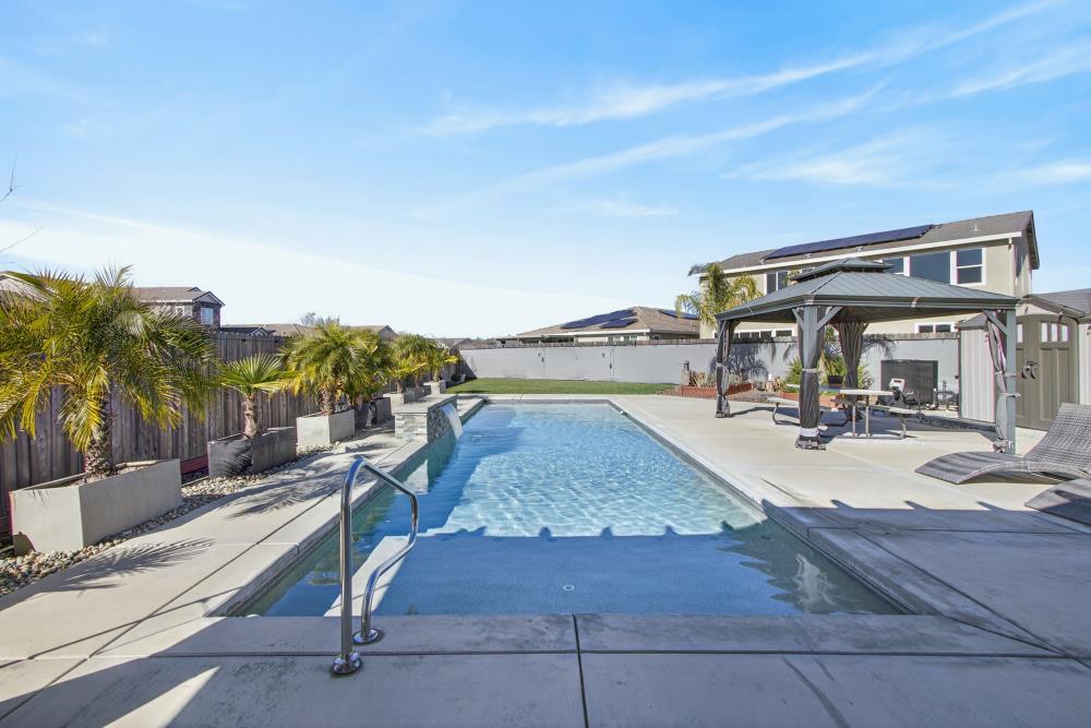 1753 Sea Cliff Court