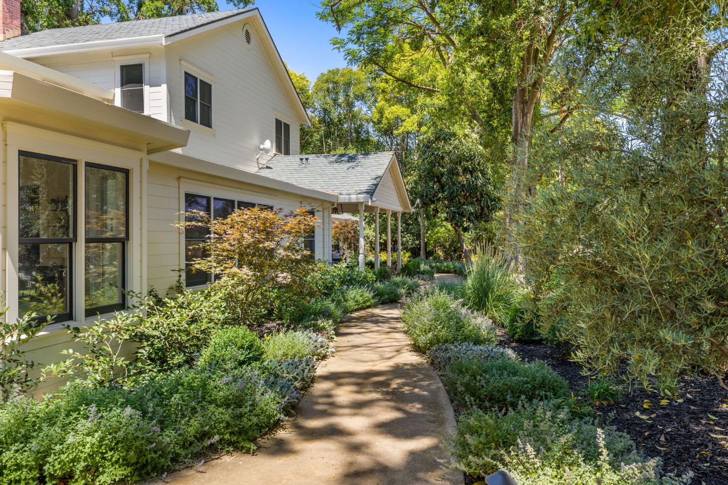 8139 Sloughhouse Road