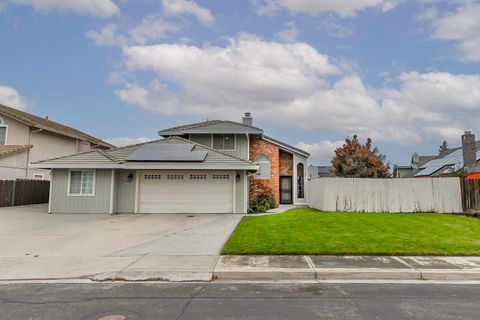 2038 Pontiac Street Oakdale CA 95361