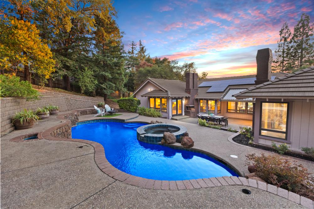 8891 Crest Court