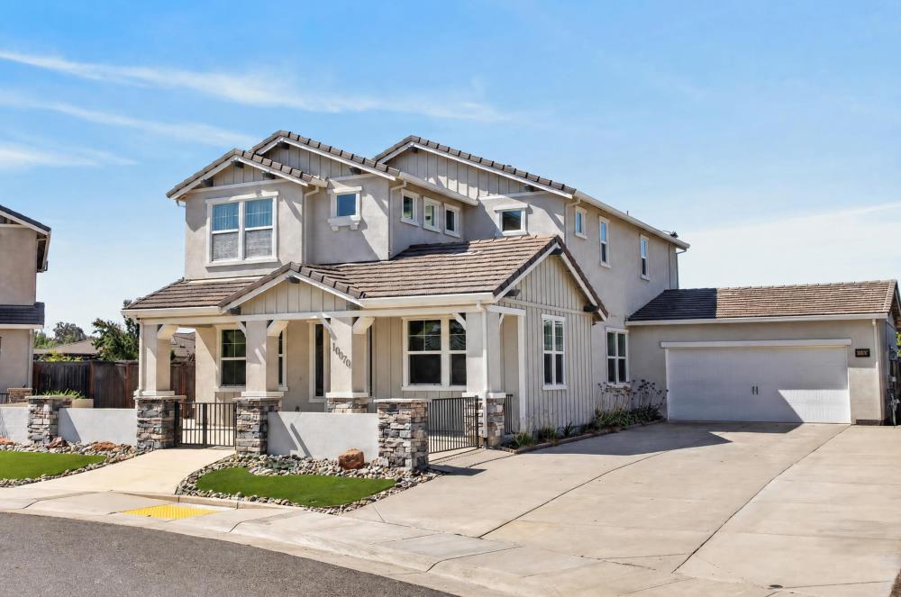 10070 Red Tail Hawk Way