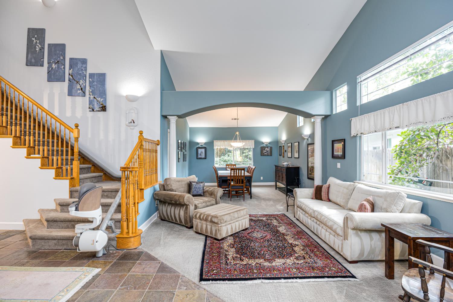 7034 Ara Lane