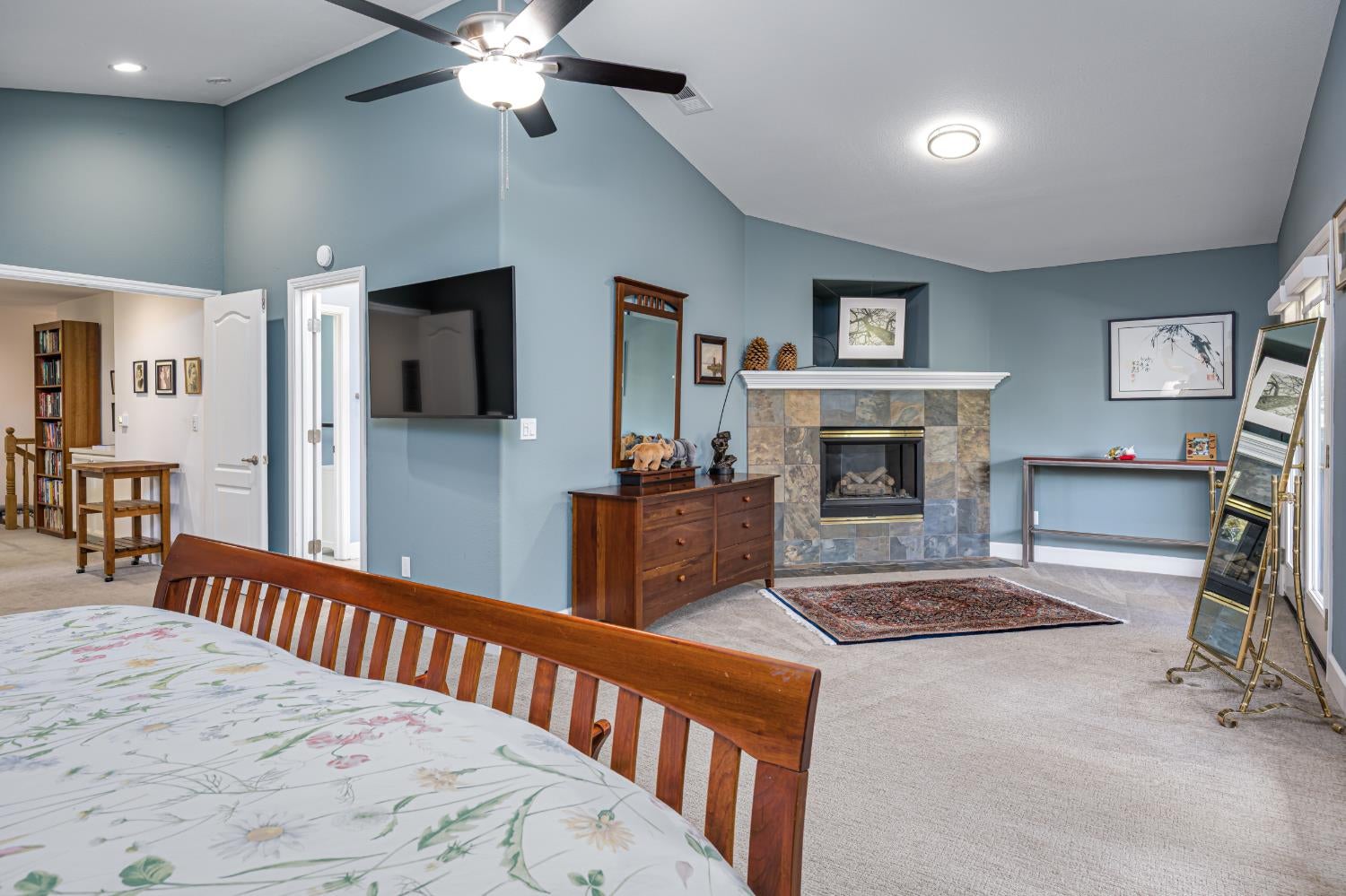 7034 Ara Lane