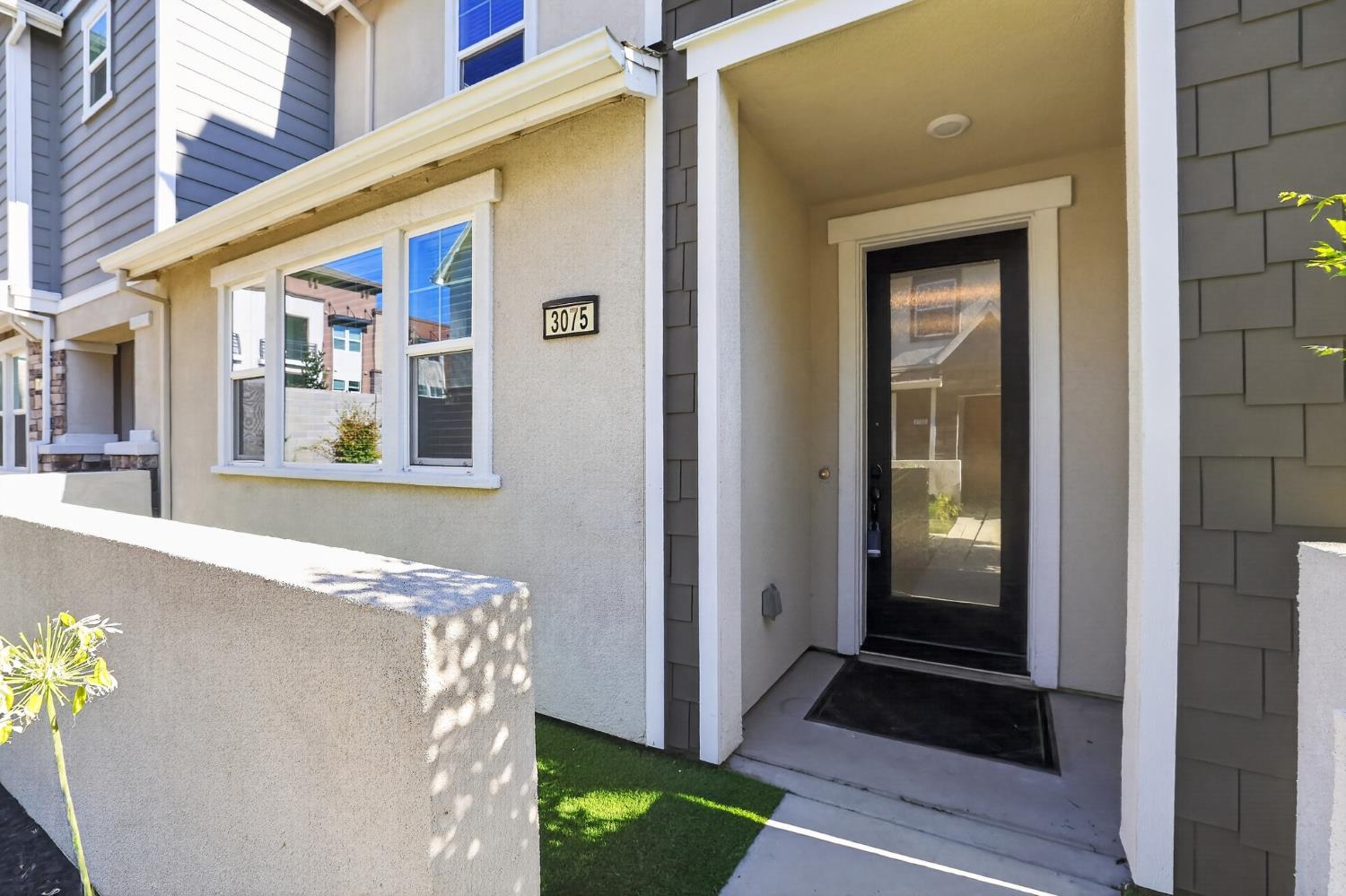 3075 Blue Cove Walk
