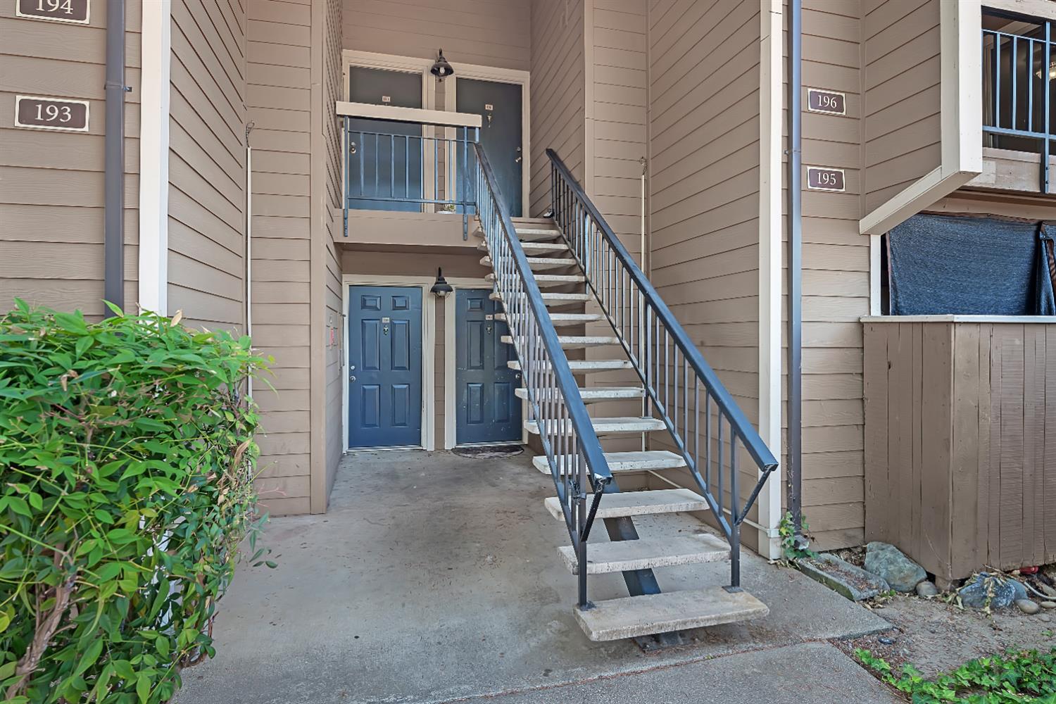 9200 Madison Avenue 196