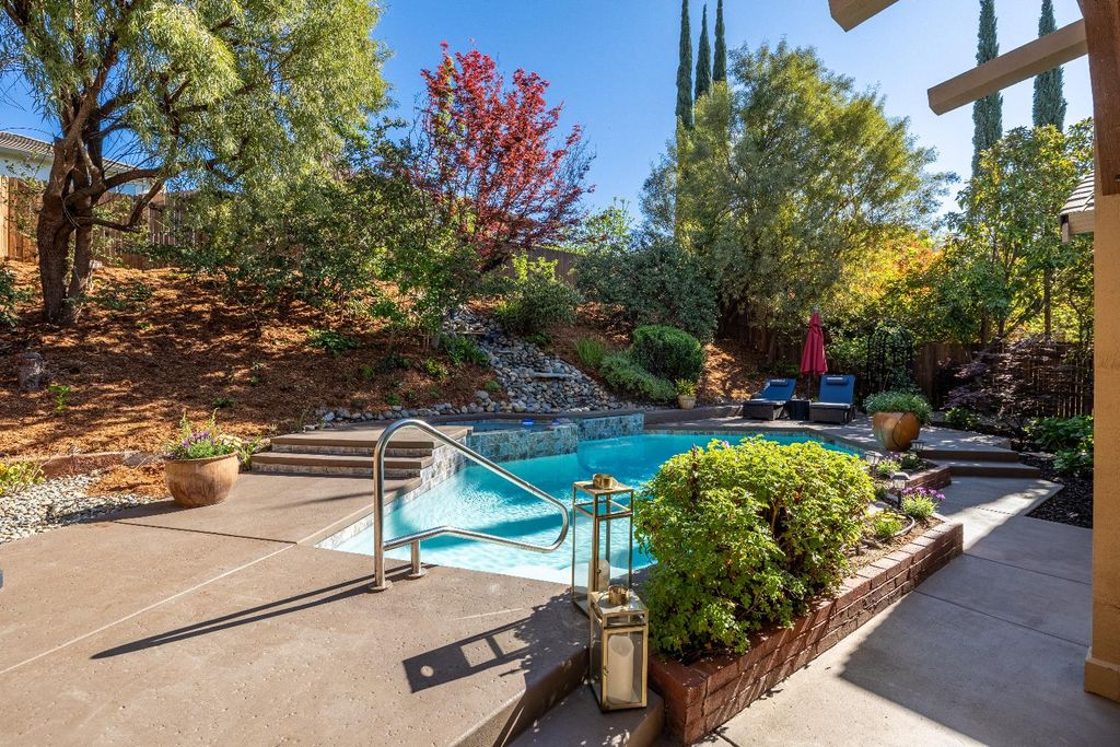 Photo of 1044 Callander Way, Folsom, CA 95630 (MLS # 226031070)