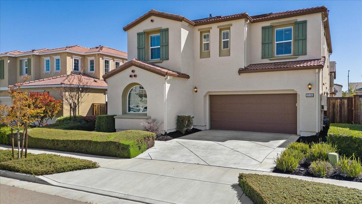 2536 Mia Way