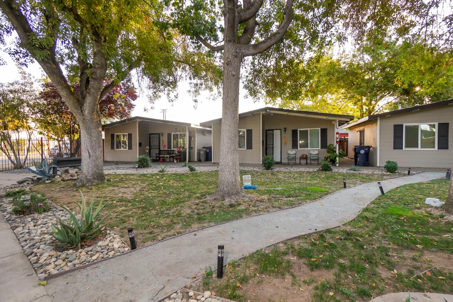 770 Bowles Street