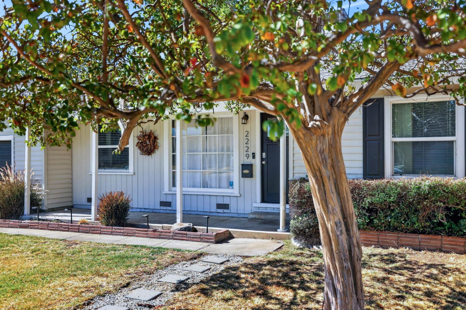 2229 Juliesse Avenue