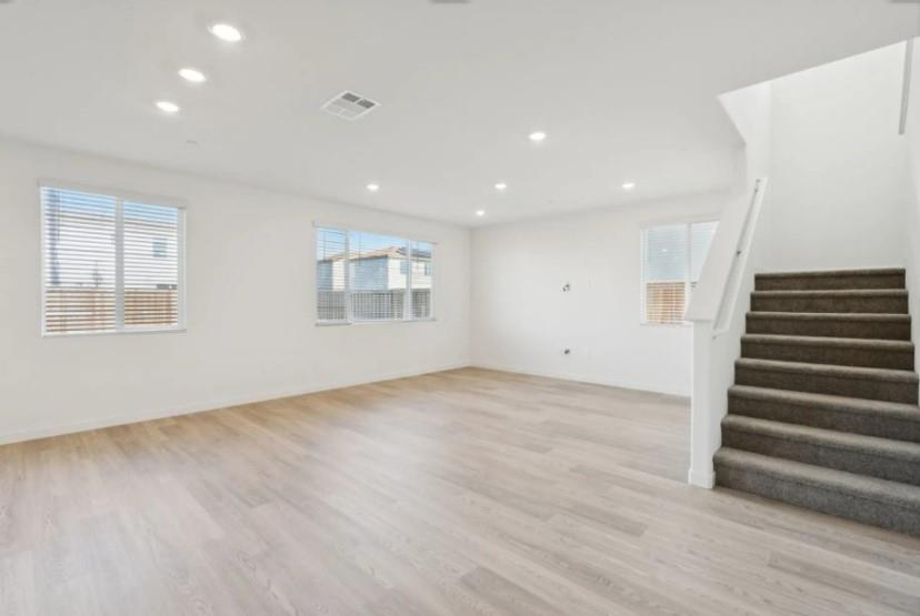 1287 Bastion Ave.
