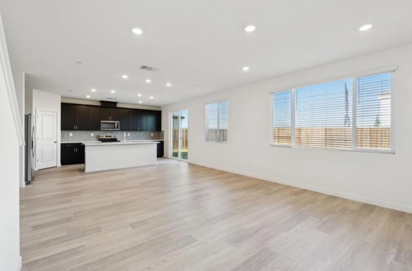 1287 Bastion Ave.