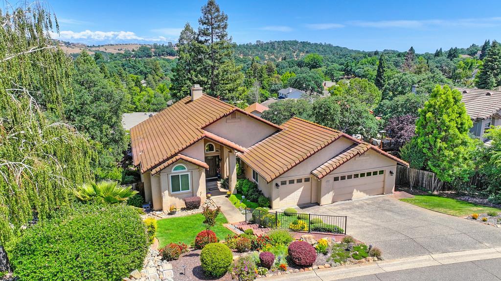 1915 Sapphire Way
