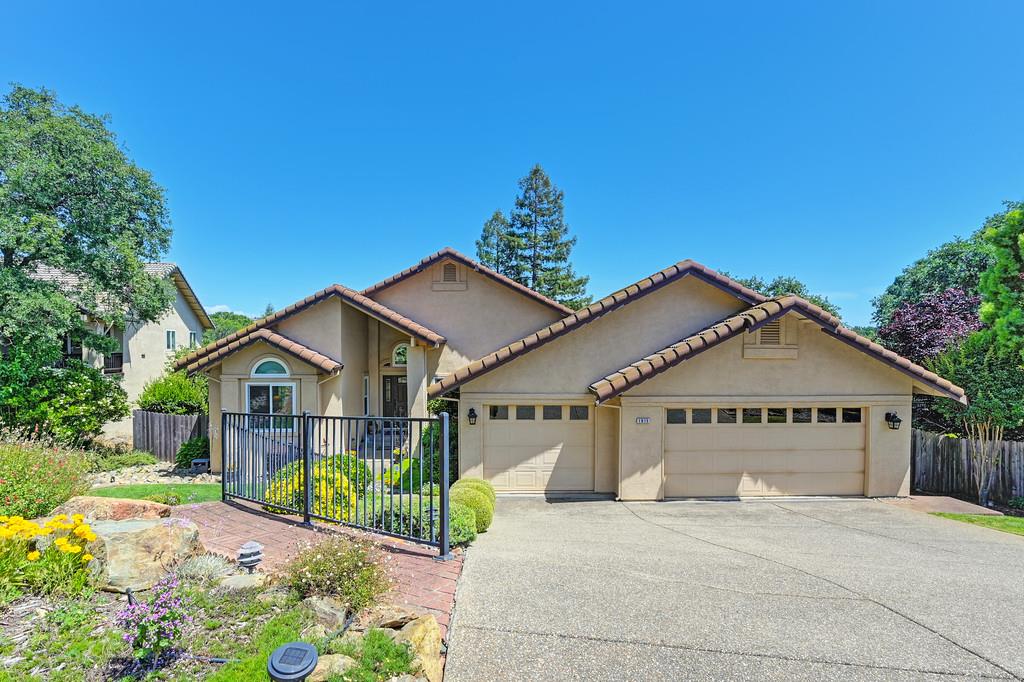 1915 Sapphire Way