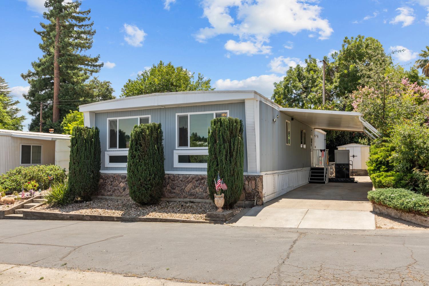 6900 Almond Avenue 13