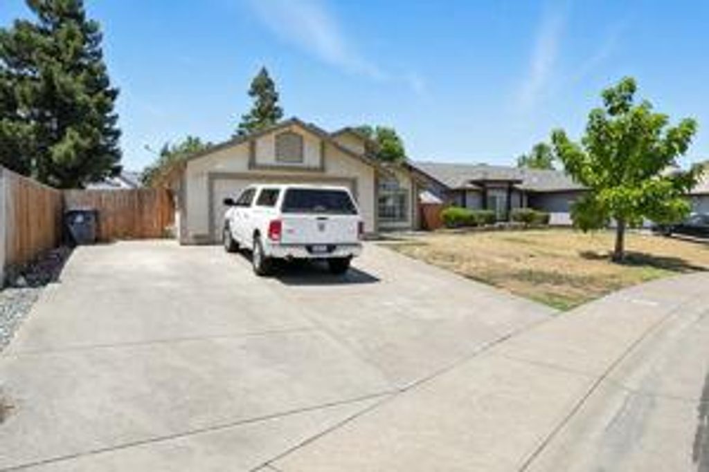 Photo of 8044 torrente Way, Sacramento, CA 95823 (MLS # 225137561)