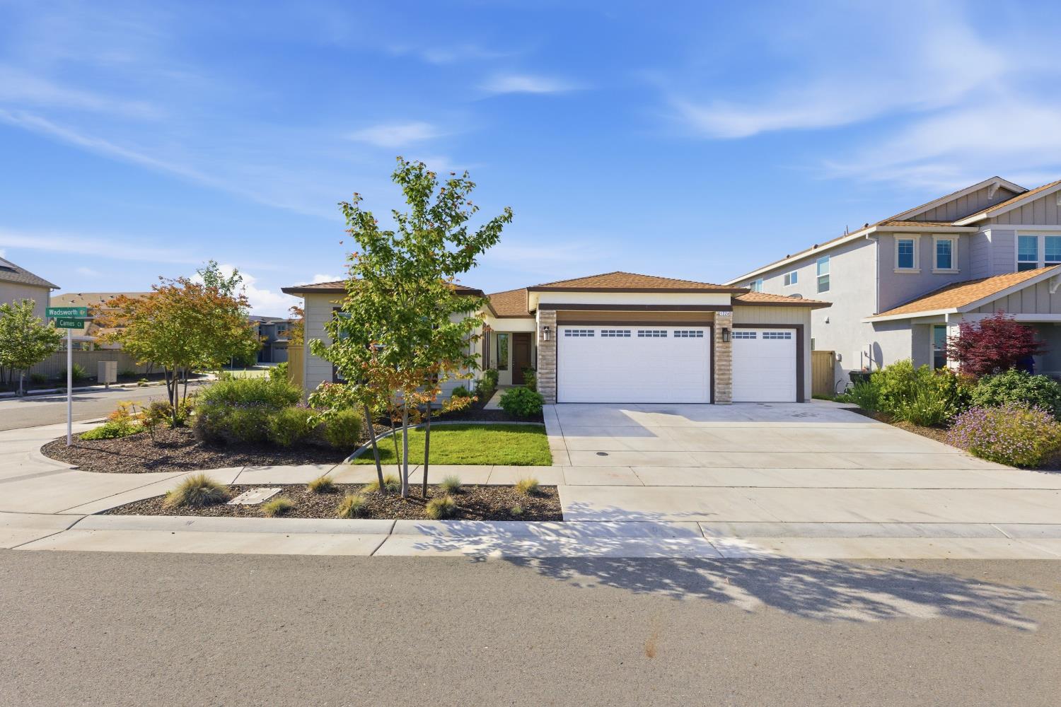 1224 Wadsworth Circle