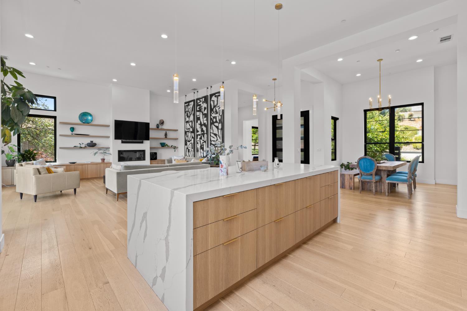 635 Lakeridge Drive
