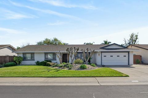 8724 Oconnell Court Elk Grove CA 95624