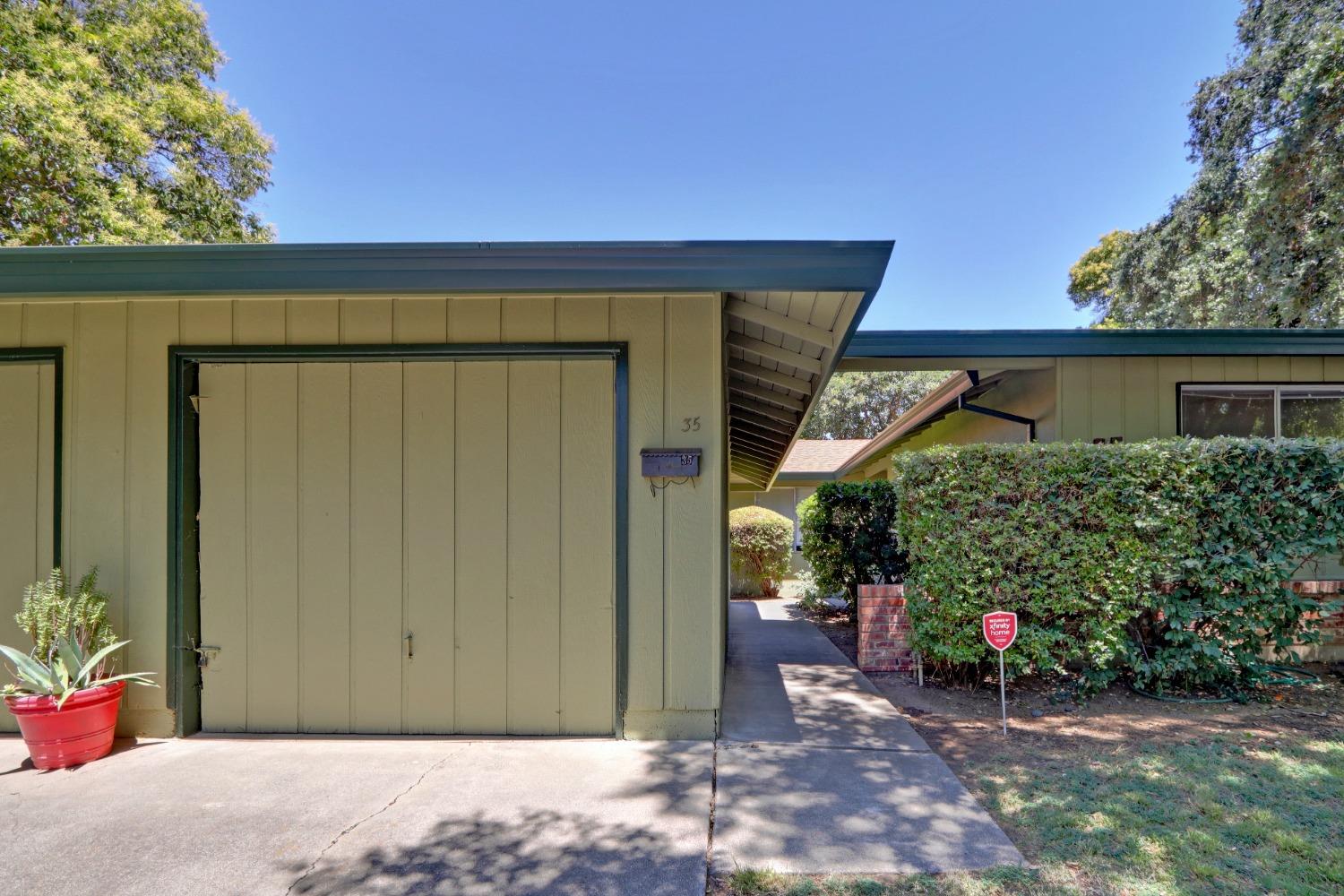 33 Simmons Way