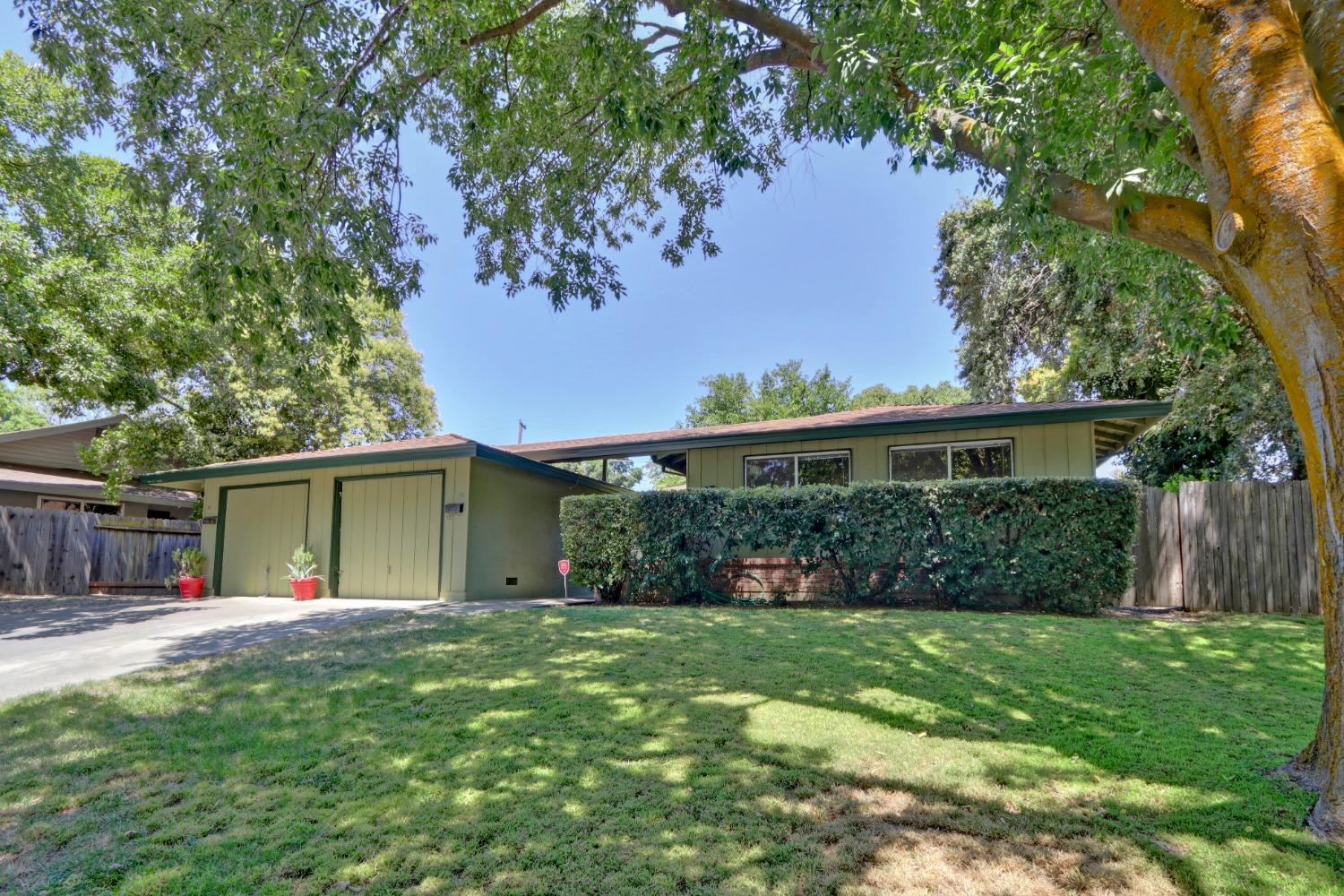 33 Simmons Way