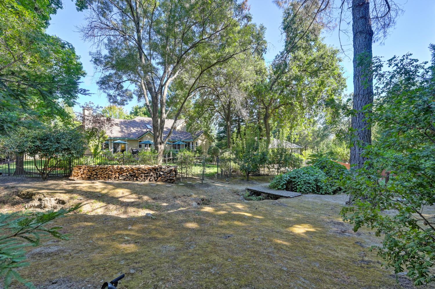 1230 Vintage Way
