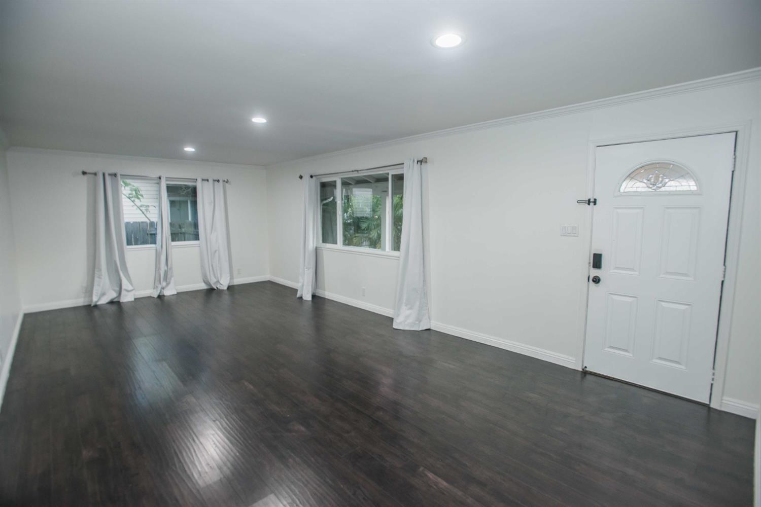 7559 Thorpe Way