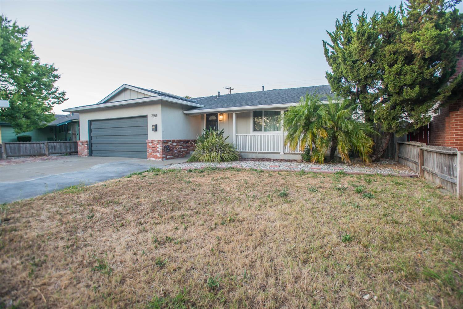 7559 Thorpe Way