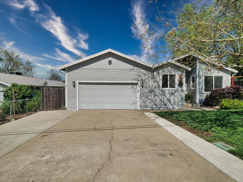 Photo of 8583 Central Avenue, Orangevale, CA 95662 (MLS # 226032814)