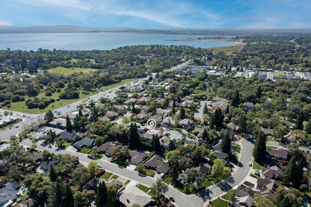 Photo of 6960 Green Leaf Ct, Granite Bay, CA 95746 (MLS # 225139359)