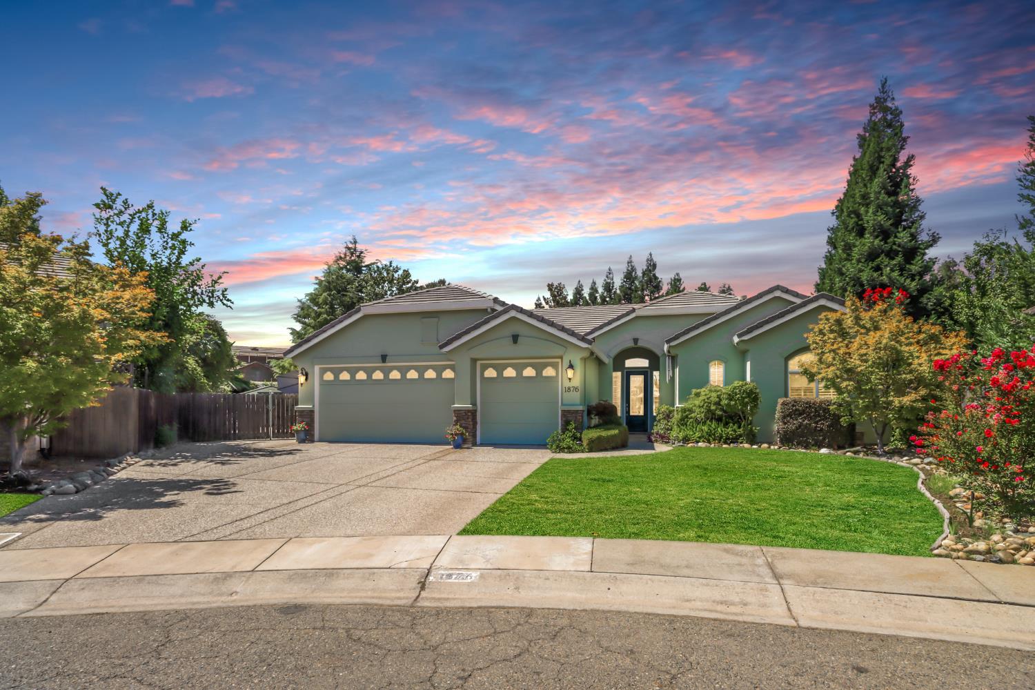 1876 Colin Court