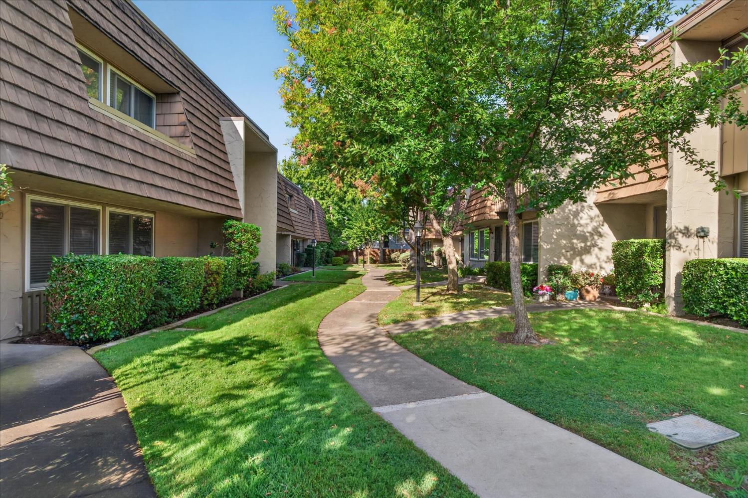 2358 Via Camino Avenue