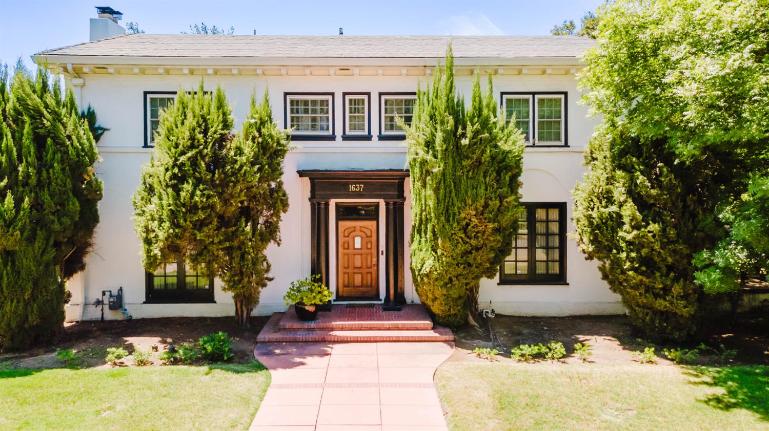 1637 N Hunter Street