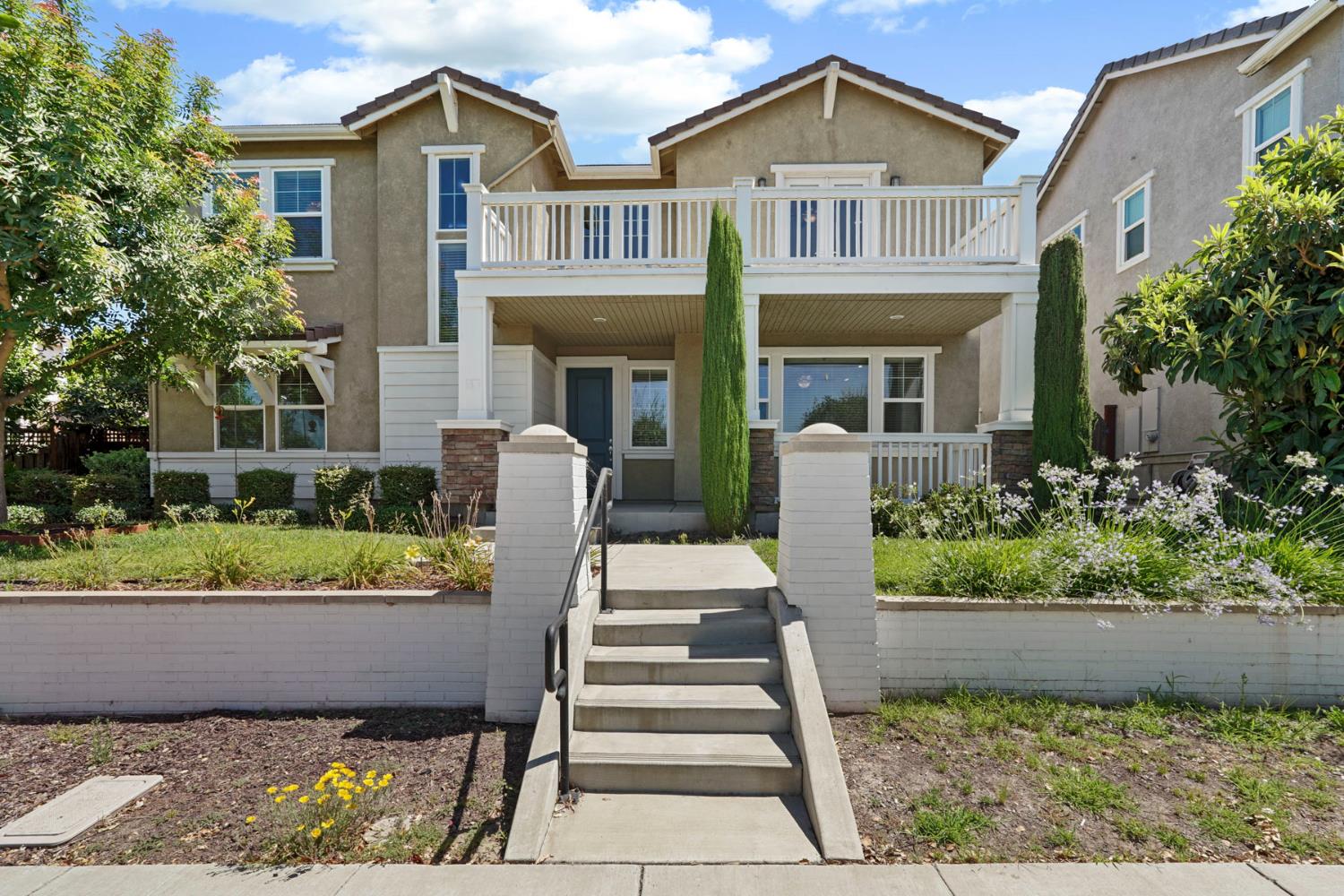 577 Lakeside Drive
