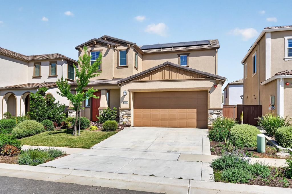 Photo of 10517 Etude Way, Elk Grove, CA 95757 (MLS # 226043708)