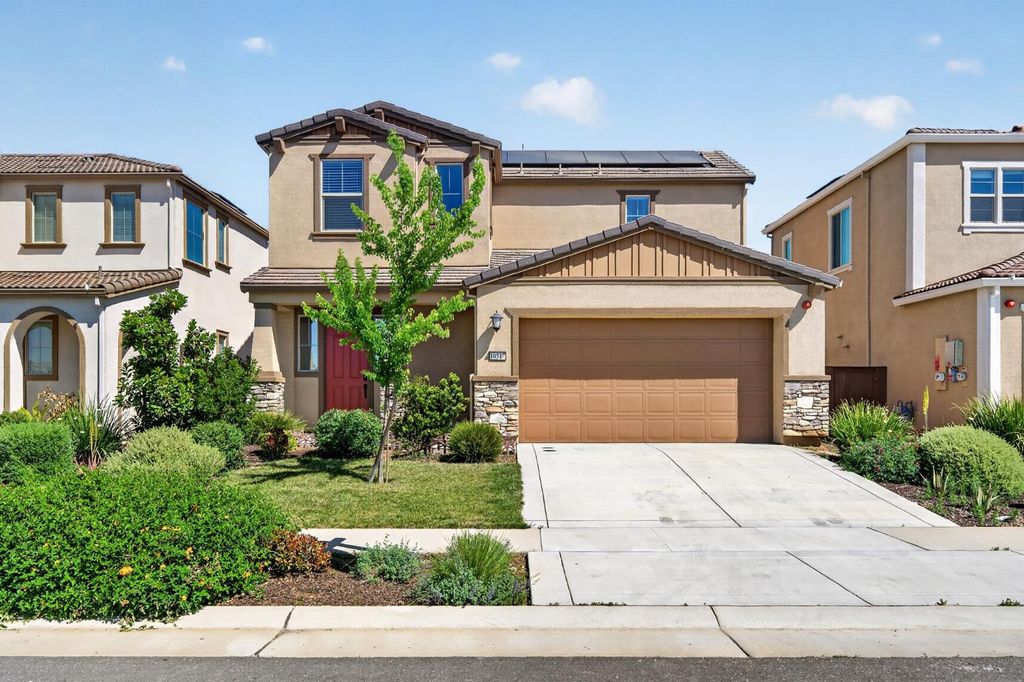 Photo of 10517 Etude Way, Elk Grove, CA 95757 (MLS # 226043708)