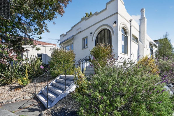 2734 MACARTHUR BLVD, OAKLAND, CA 94602 - Image dbb60c8b017cd09b719eafd1eb91361e/2389882750