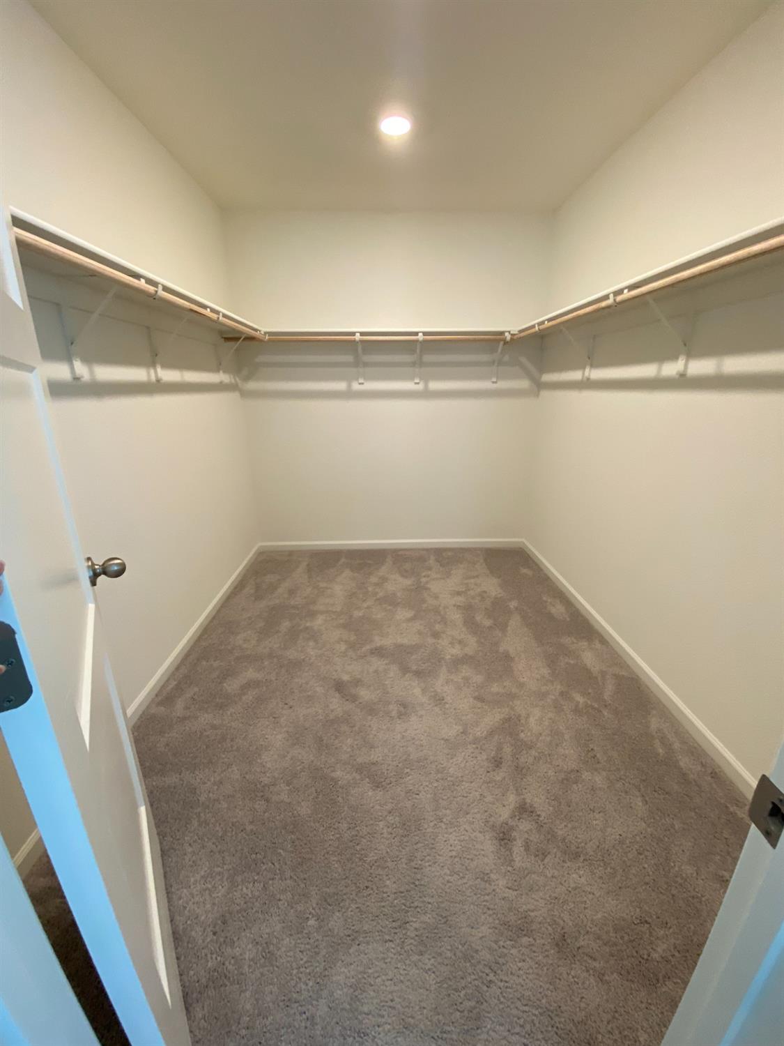 Elk Grove, California 95757, United States, 3 Bedrooms Bedrooms, ,3 BathroomsBathrooms,Residential,Pending,190229