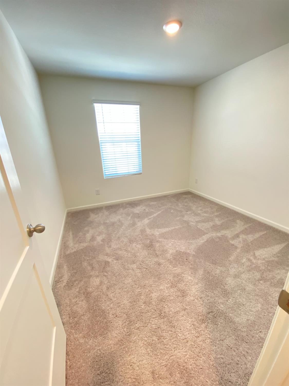 Elk Grove, California 95757, United States, 3 Bedrooms Bedrooms, ,3 BathroomsBathrooms,Residential,Pending,190229