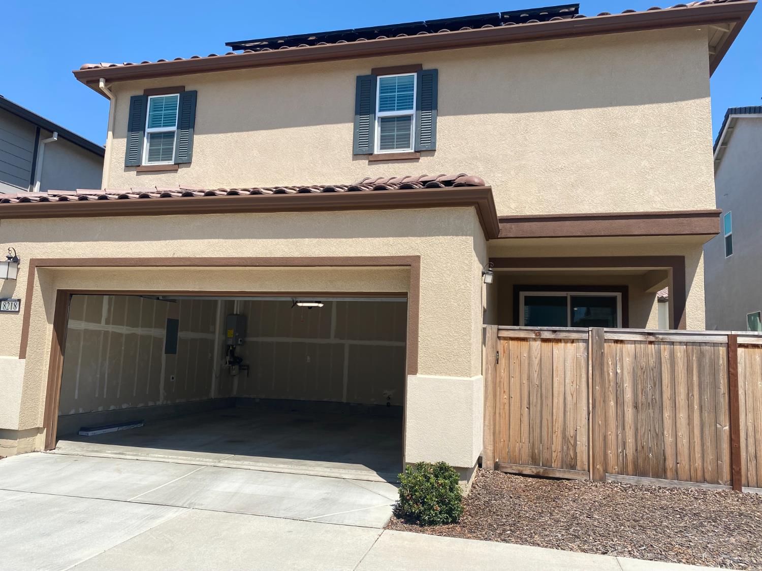 Elk Grove, California 95757, United States, 3 Bedrooms Bedrooms, ,3 BathroomsBathrooms,Residential,Pending,190229